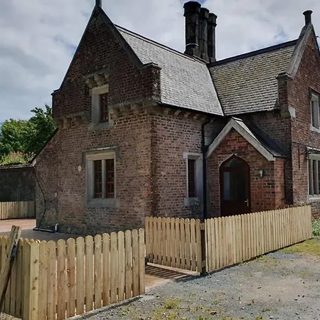 The Gardeners Cottage At Wells House Glenranny Exterior photo