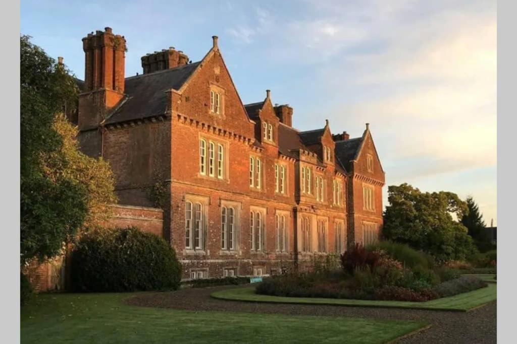 The Gardeners At Wells House